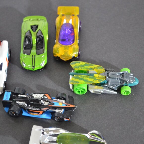 Hot wheels character cars lot - Picture 6 of 7